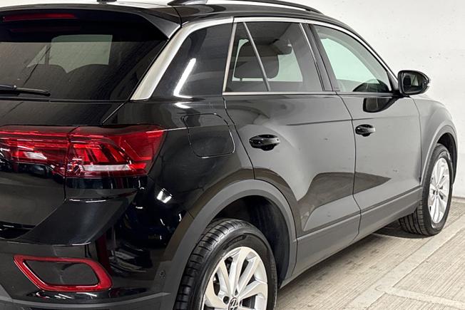 VOLKSWAGEN T-Roc Photo 28
