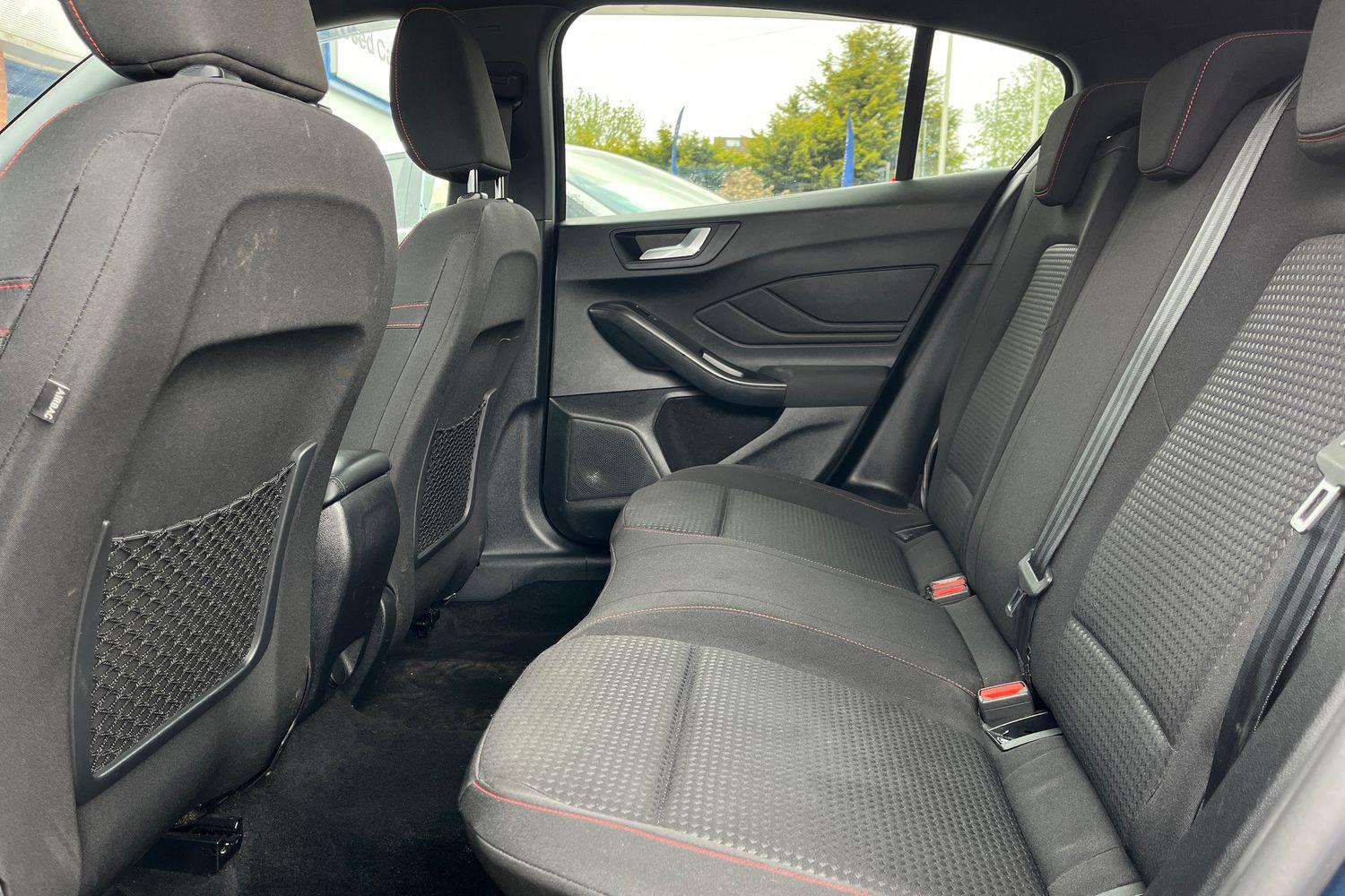 Ford FOCUS Photo 19