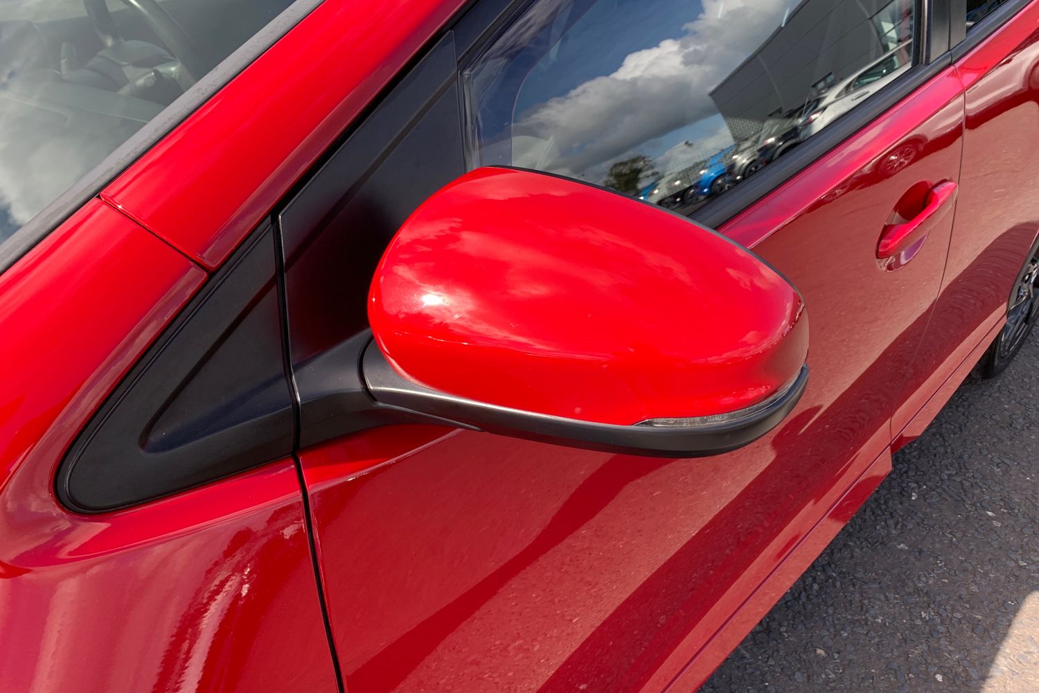 2015 Honda Civic 1.8 i-VTEC 142PS Sport Hatchback in Red with only 39K - vehicle photo 8 for sale on PureCar