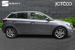 HYUNDAI i20 Photo 4