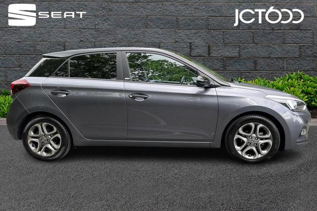 HYUNDAI i20 Photo 4