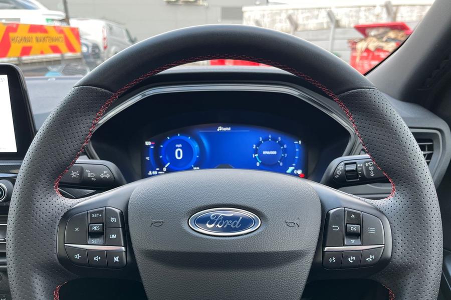 Ford KUGA Photo autoimg-56e5c4d9f1a0a23bf9a28caf4abedf07fd31f51a.jpg