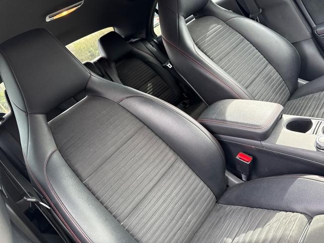 MERCEDES-BENZ CLA Class Photo 25