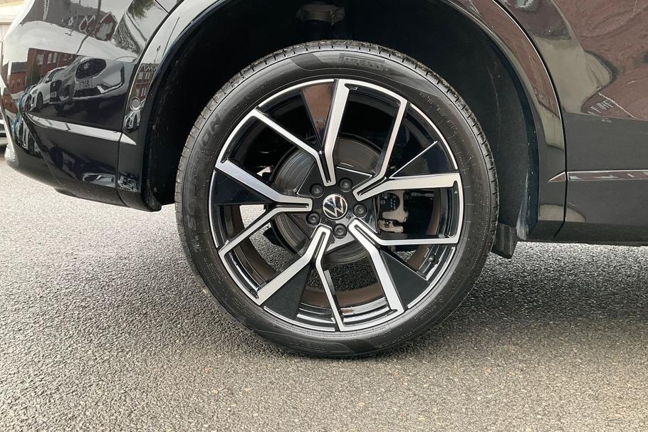 Used Volkswagen TIGUAN 8