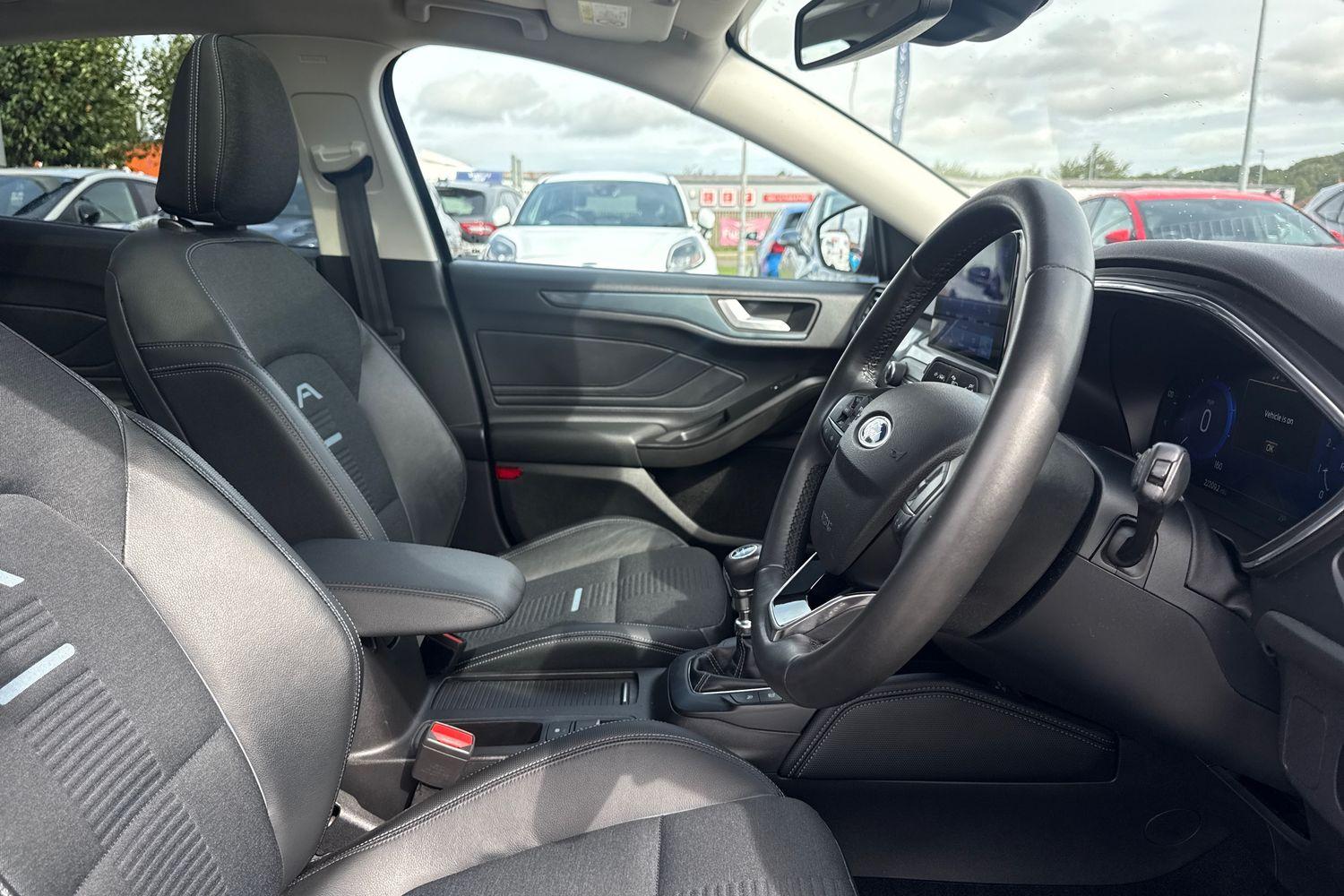 Ford FOCUS Photo 16