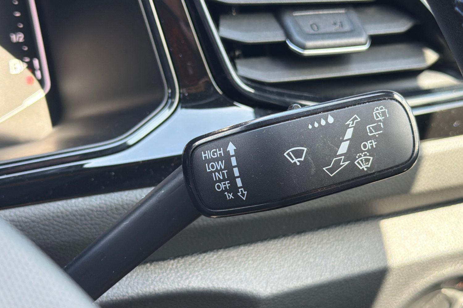 Volkswagen T-ROC Photo 14