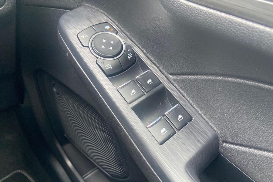 Ford KUGA Photo autoimg-56f0d78d54042e752fc0bb520671775b7177e6d8.jpg