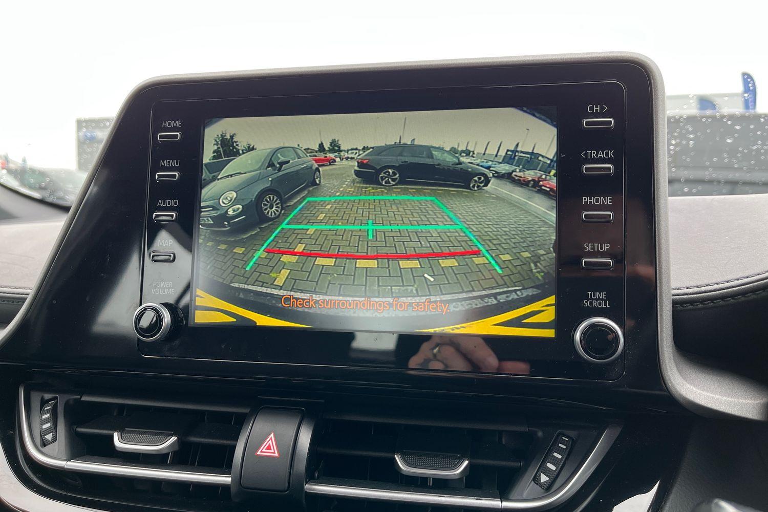 Toyota C-HR Photo 23