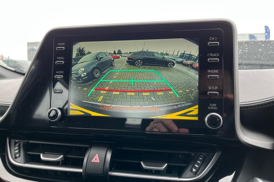 Toyota C-HR Photo autoimg-56f17d49756bffd0cb79053afc1b43f67c96b03e.jpg