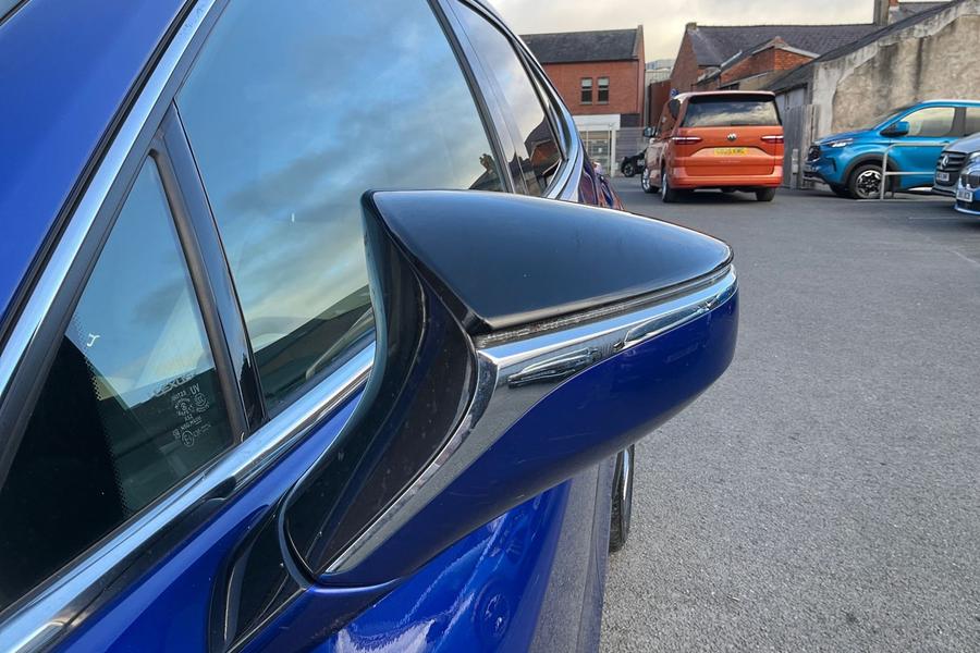 Lexus UX Photo autoimg-56f18873be26c9589fcc2aaf500f9ac93b64119c.jpg