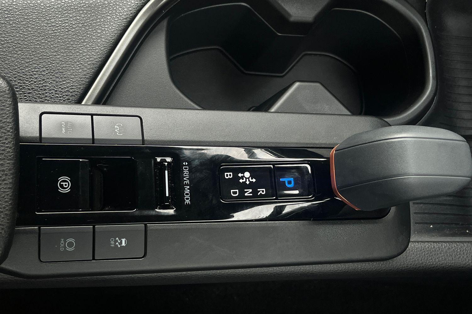 Toyota C-HR Photo 34