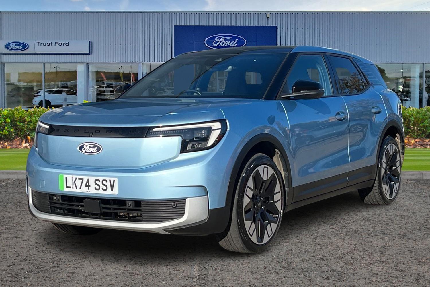 Ford Explorer Photo 4