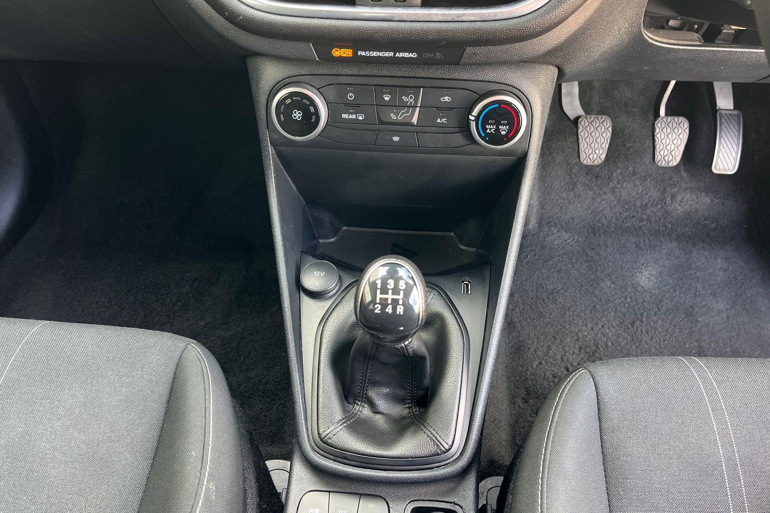 Ford Fiesta Photo 30