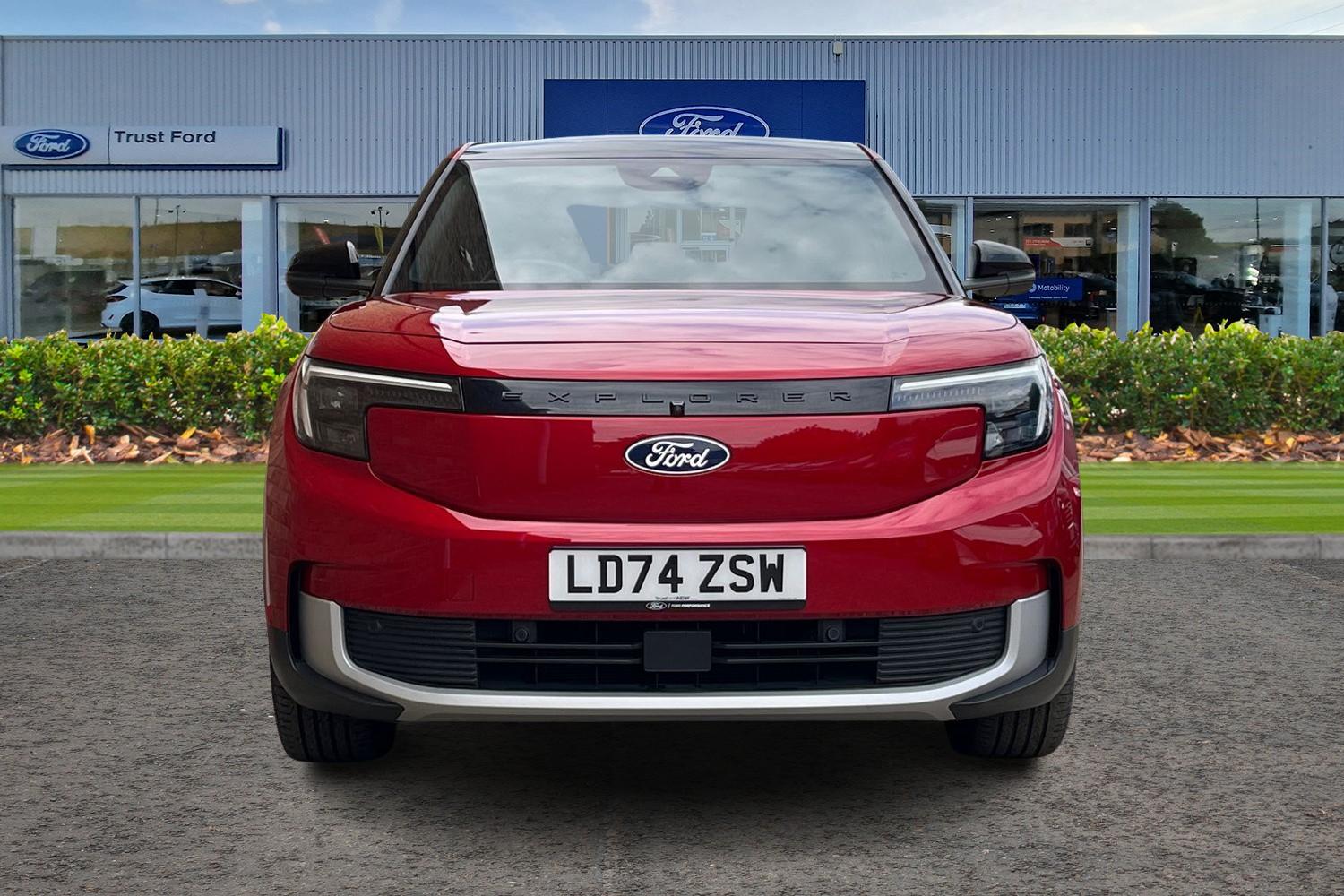 Ford Explorer Photo 5