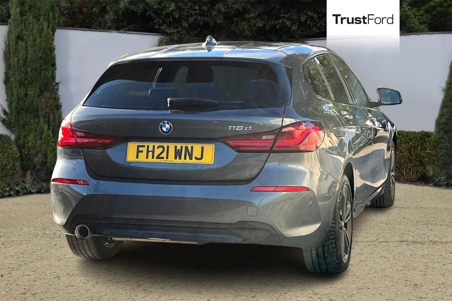 BMW 1 SERIES Photo 3