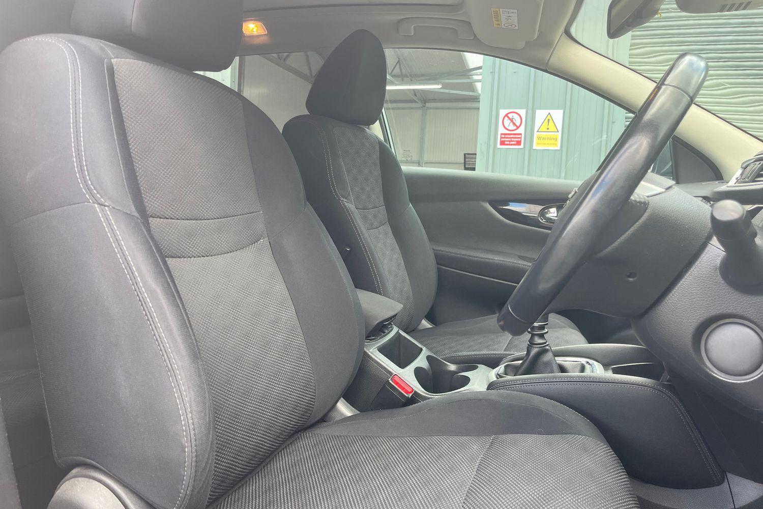 Nissan QASHQAI Photo 16