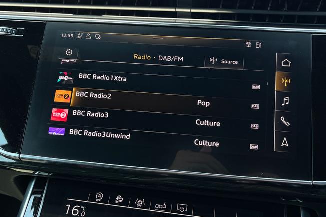 AUDI Q8 Photo 36