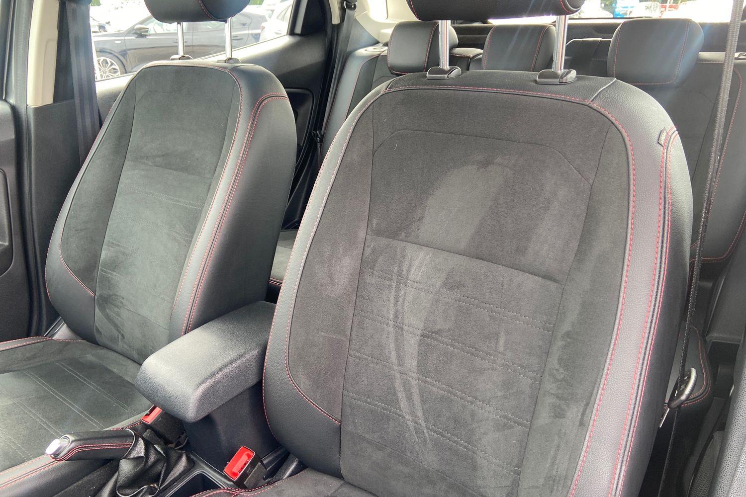 Ford ECOSPORT Photo 18