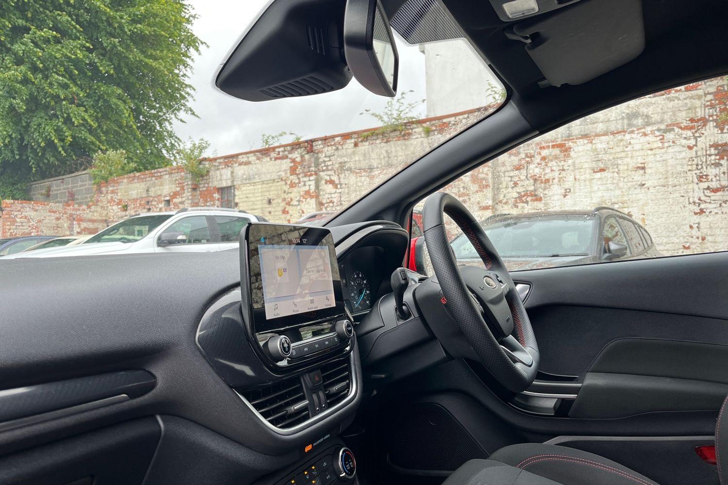 Ford FIESTA Photo 17
