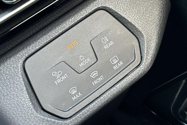 VOLKSWAGEN ID.4 Photo 29