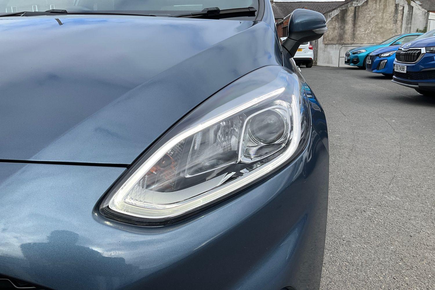 Ford FIESTA Photo 35