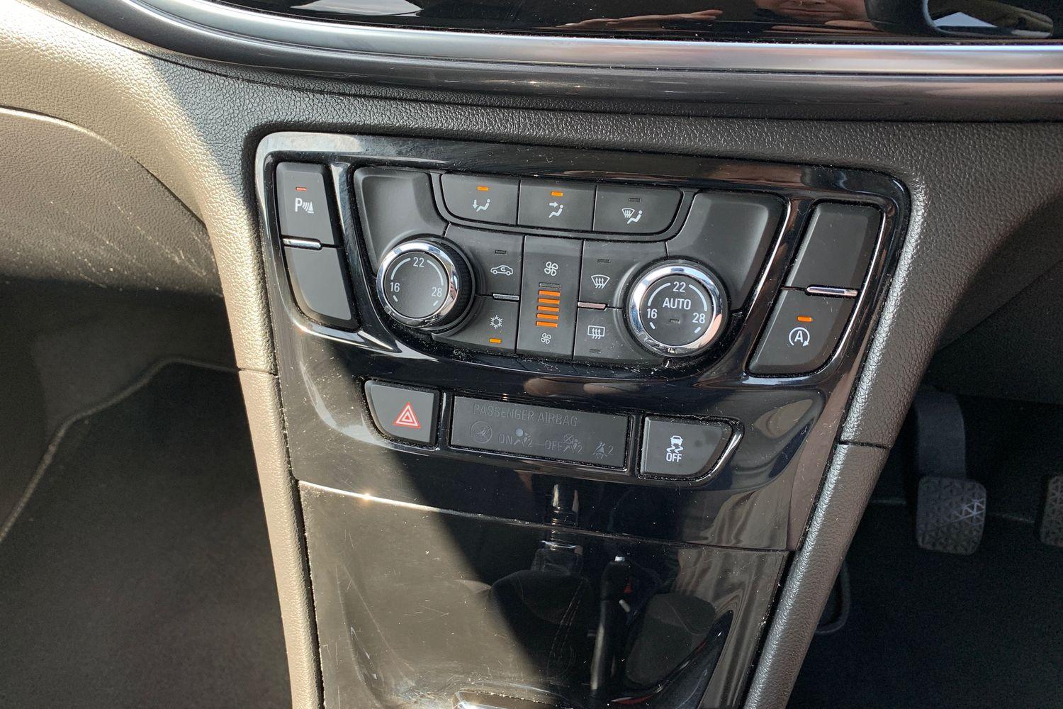 2018 Vauxhall Mokka X 1.6 CDTi Active in Blue with 65K - vehicle photo 15 for sale on PureCar