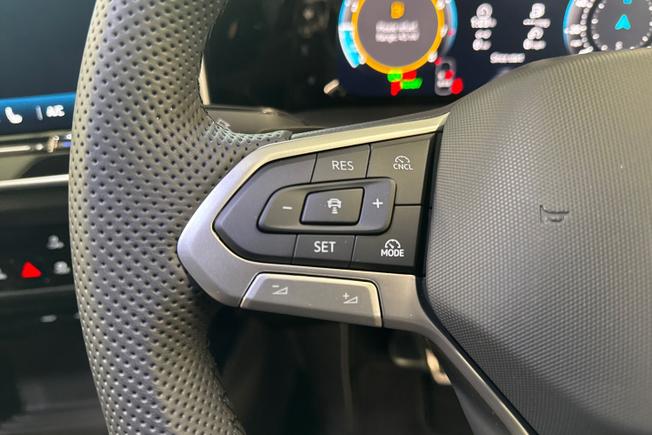 Volkswagen Golf Photo 16