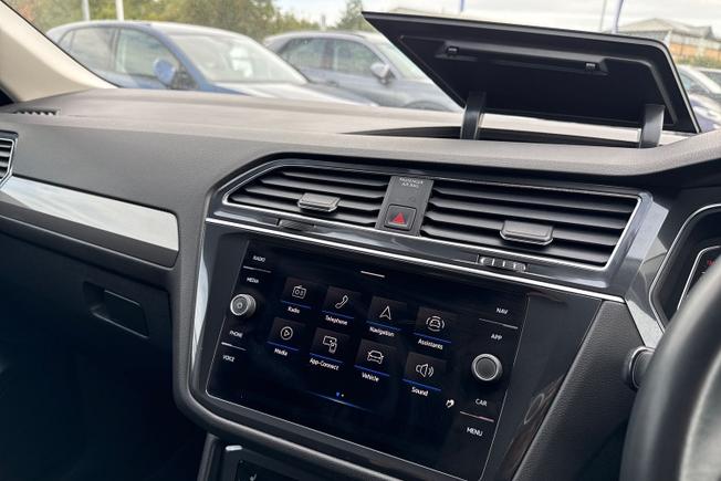 VOLKSWAGEN Tiguan Allspace Photo 35