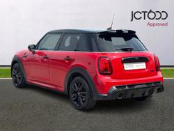 MINI Hatch Photo 3
