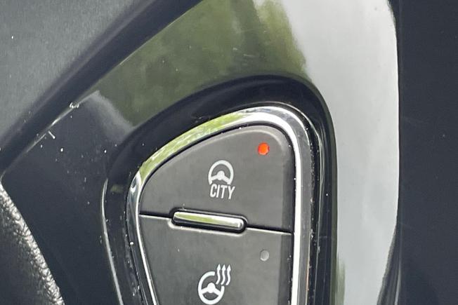 VAUXHALL Corsa Photo 28