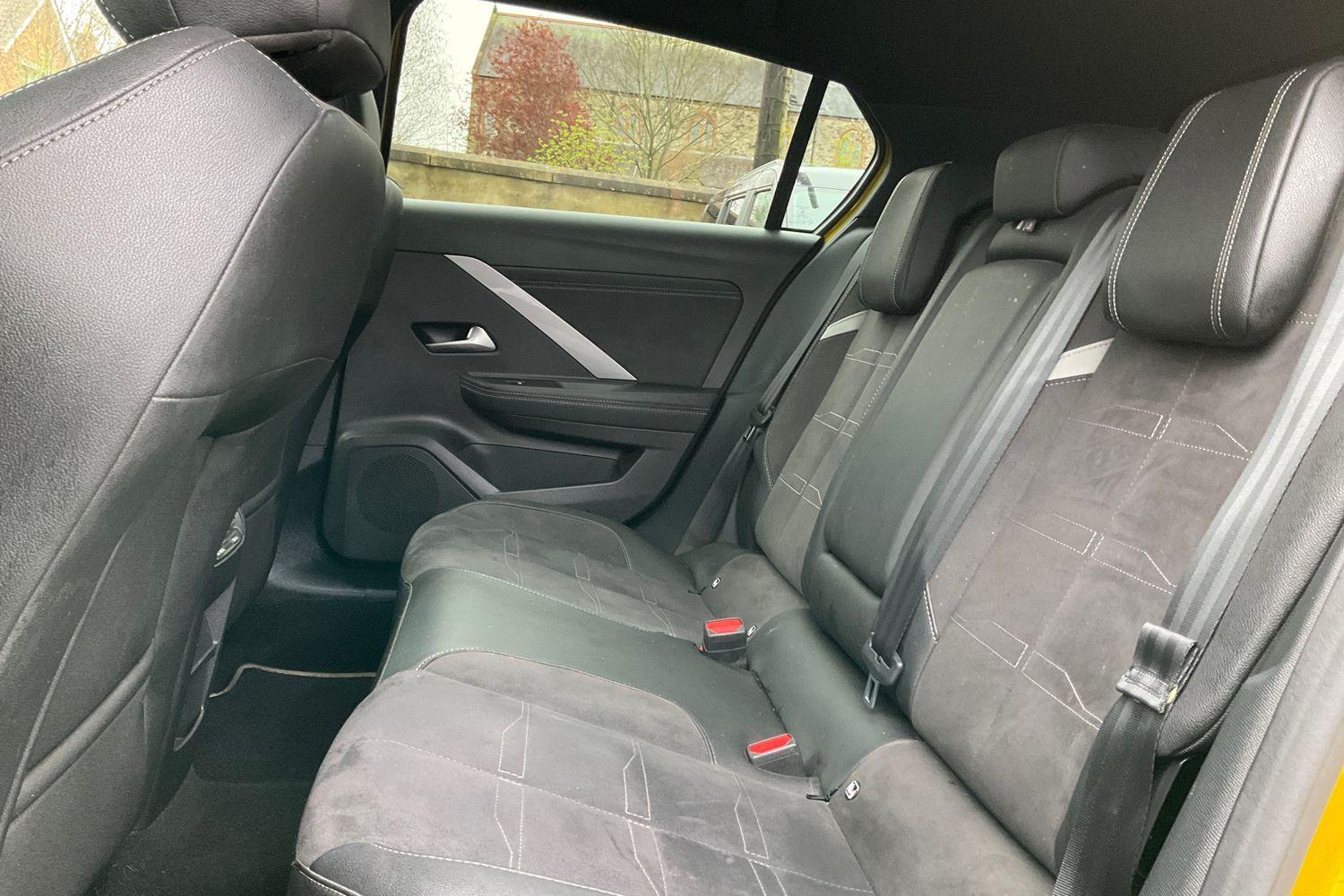 Vauxhall ASTRA Photo 19