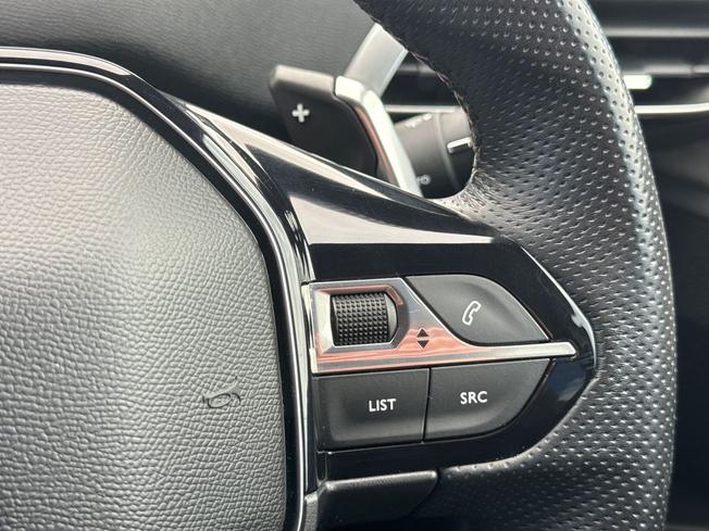 PEUGEOT 5008 Photo 17