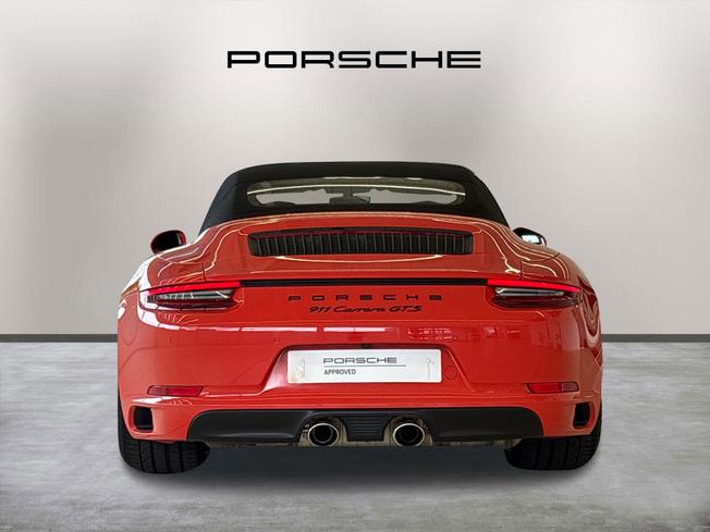 PORSCHE 911 Photo 11