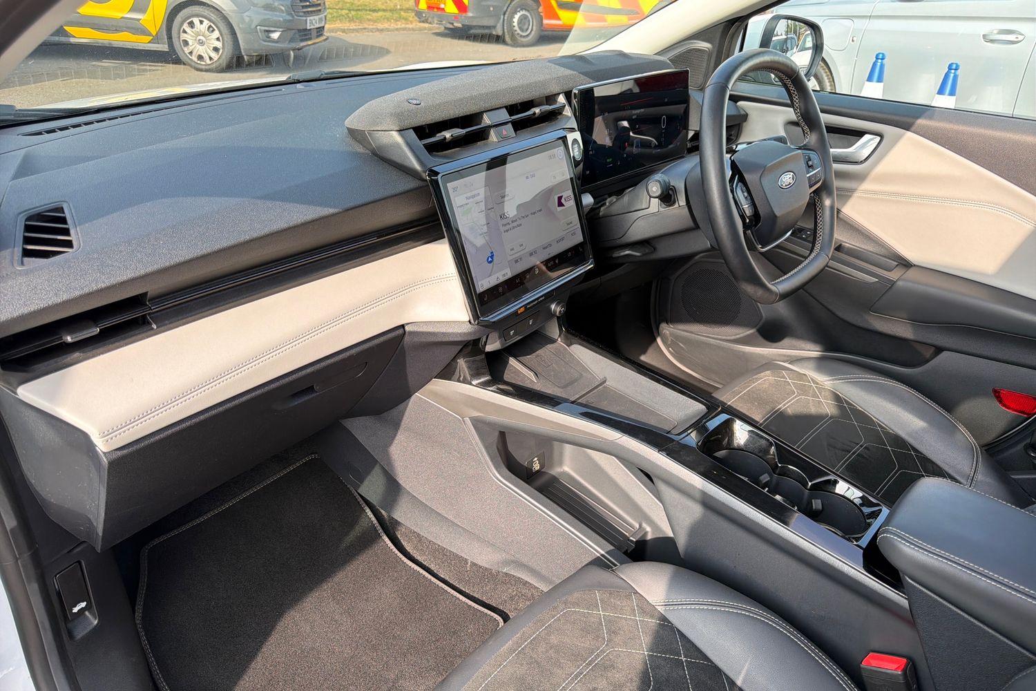 Ford Puma Gen-E Photo 17
