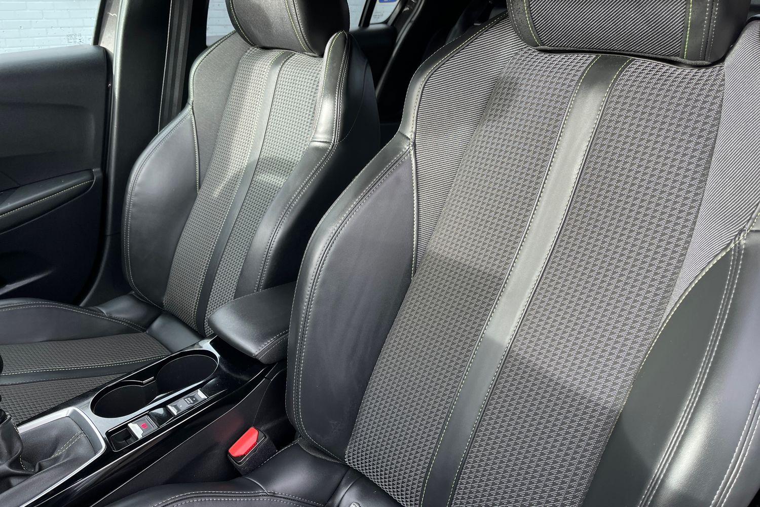 Peugeot 208 Photo 18