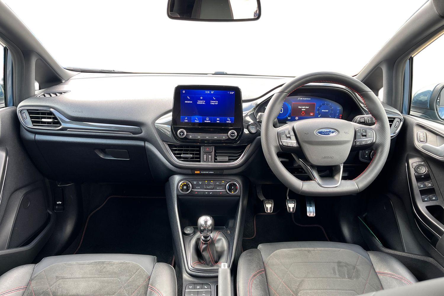 Ford Fiesta Photo 9
