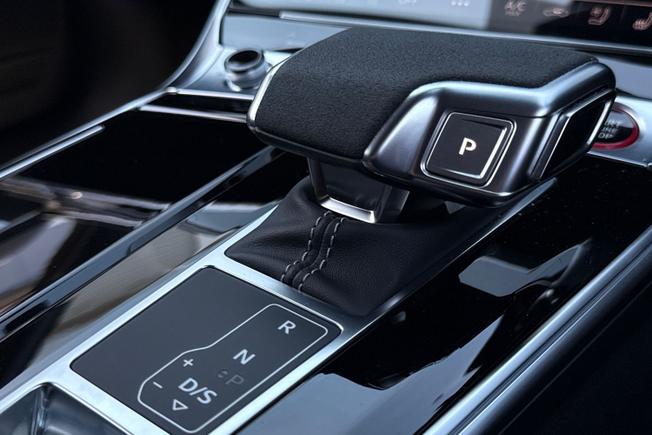 Audi RS6 Avant Photo 28
