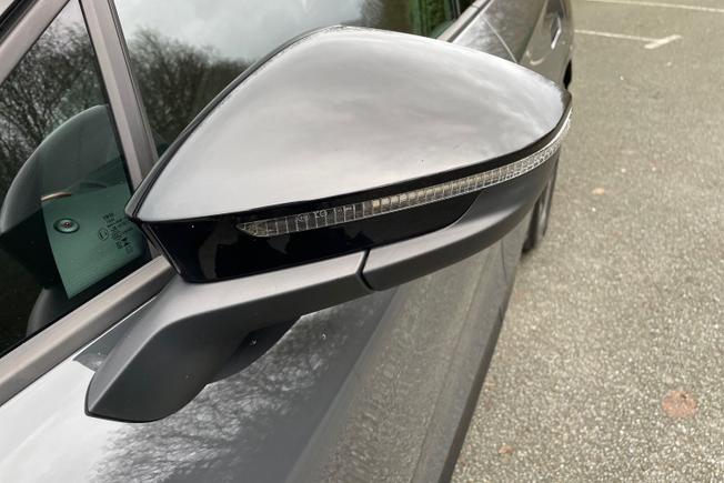 CUPRA Tavascan Photo 20