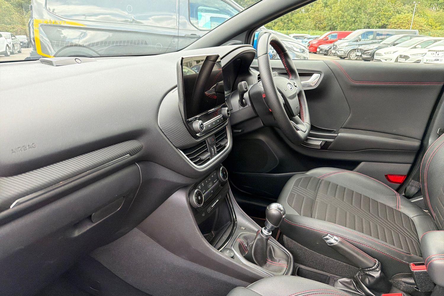 Ford PUMA Photo 17