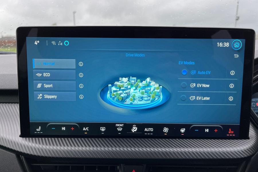 Ford KUGA Photo autoimg-57347bc61c89eee67d1321fa7ad4e1114ca1641e.jpg