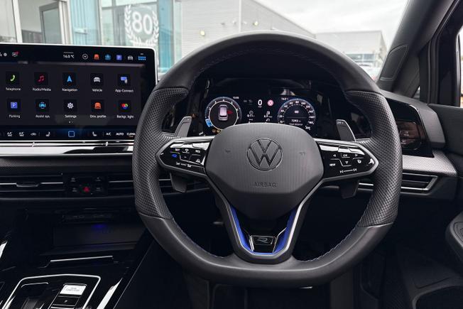 Volkswagen Golf Photo 11