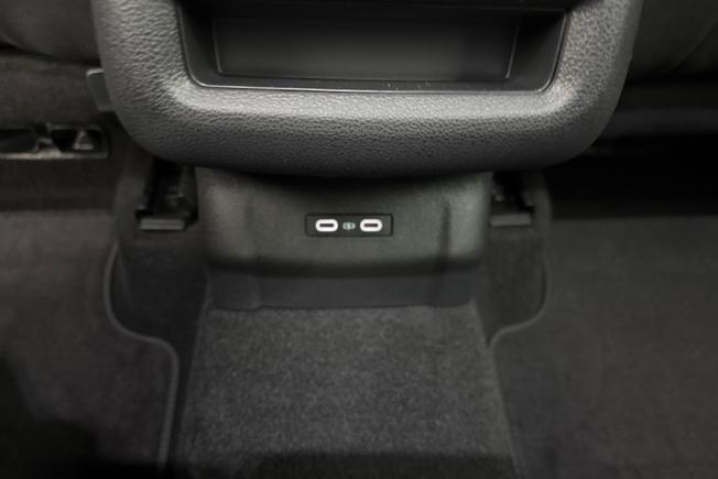 Volkswagen T-Roc Photo 31
