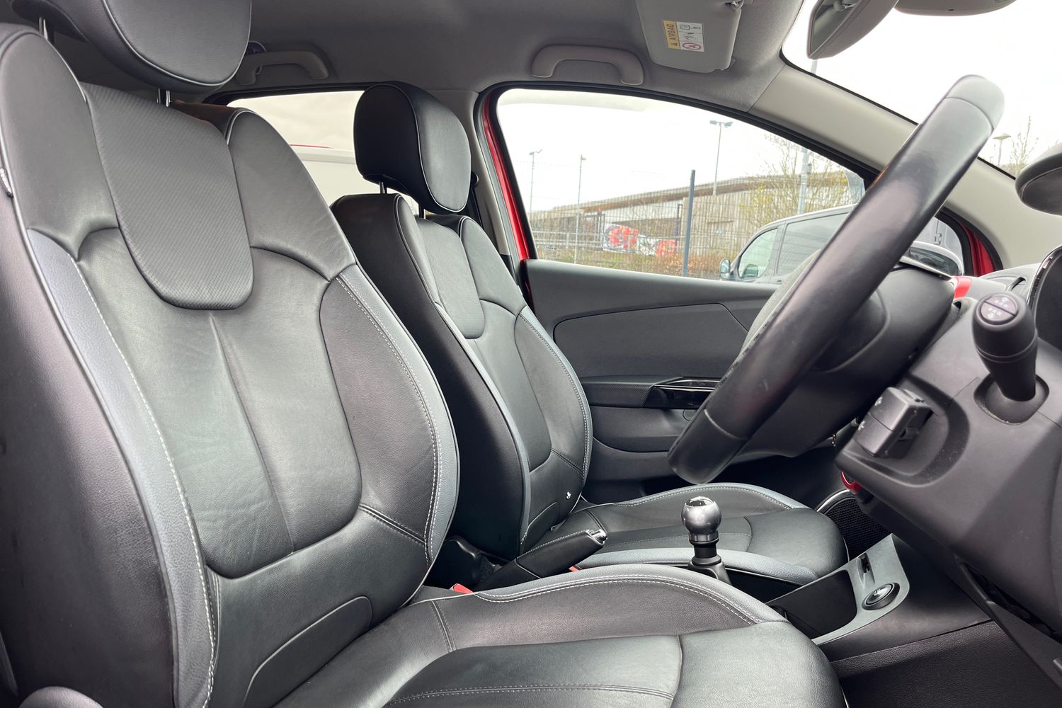 Renault CAPTUR Photo 16