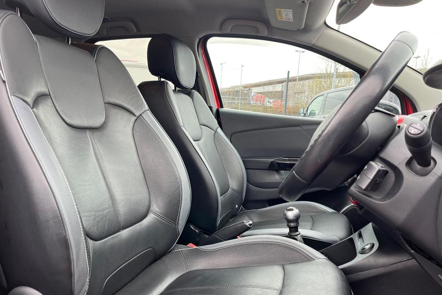 Renault CAPTUR Photo autoimg-5739cb83860ef1b7275023bdeaa3c06a540e7fa8.jpg