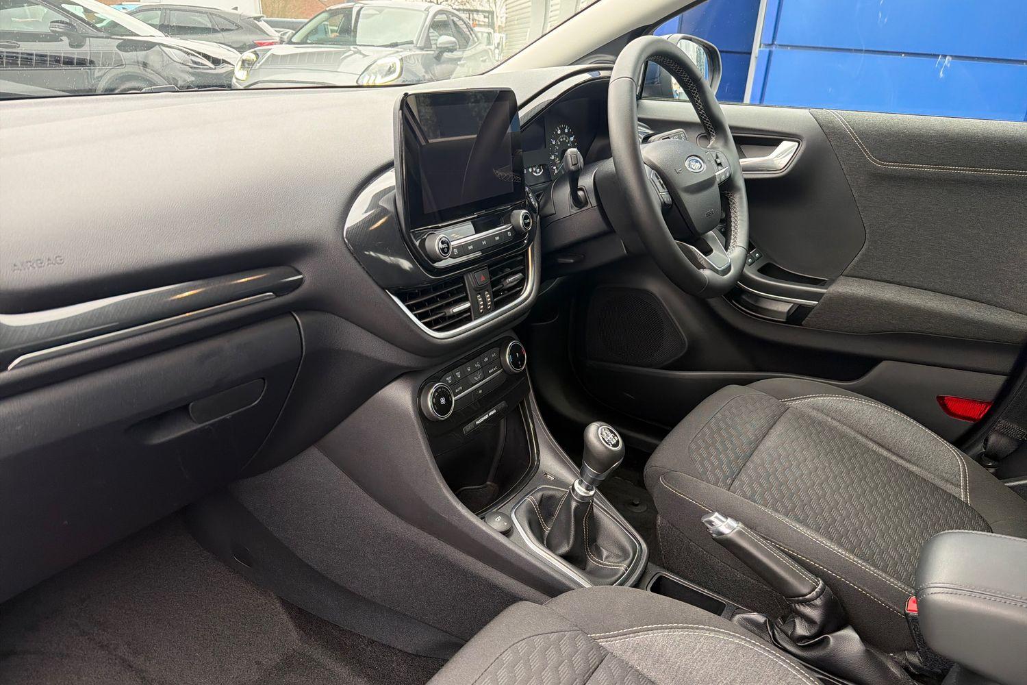 Ford PUMA Photo 17