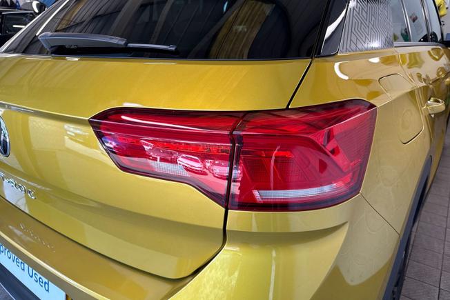 VOLKSWAGEN T-Roc Photo 18