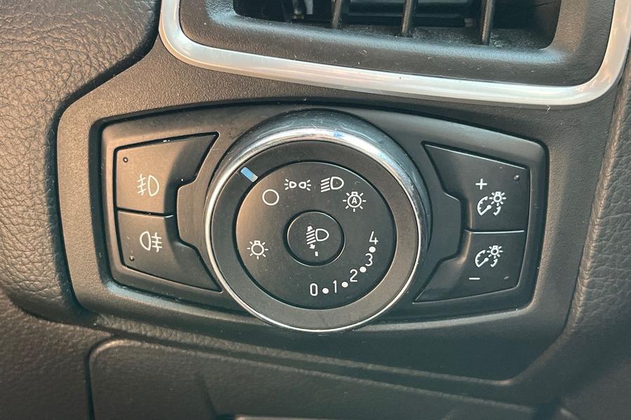 Ford FOCUS Photo autoimg-573b3f1240fdab925e89684380898ae250346bb8.jpg