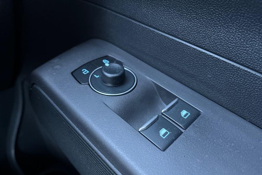 Used Ford E-Transit Courier JMZ5477 17