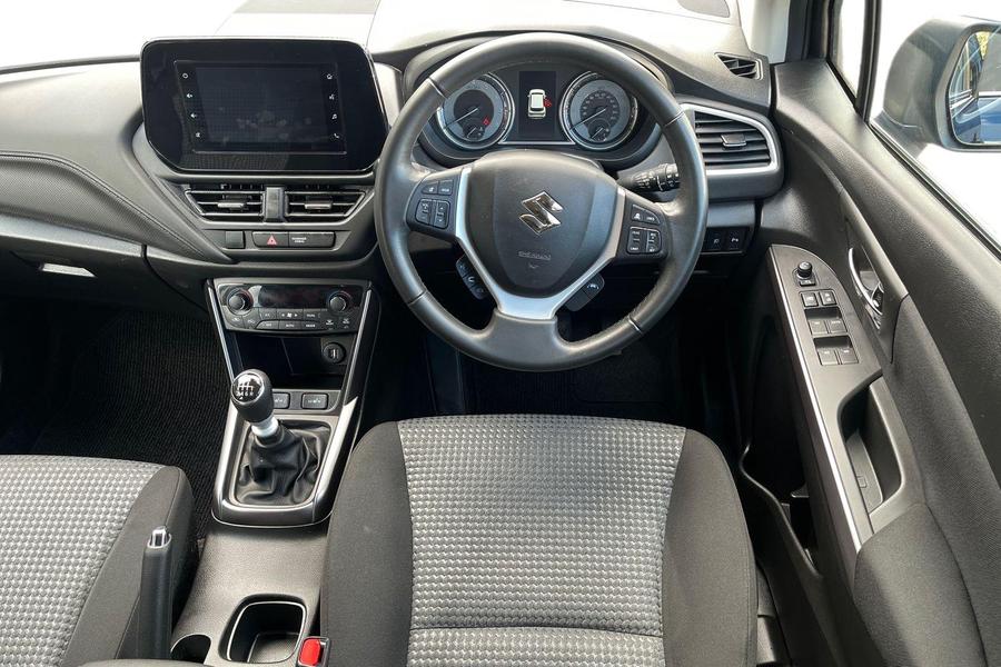 Suzuki S-CROSS Photo autoimg-5740dbe956eada7fd75c420f5f03cb6a9bffd4dc.jpg