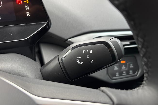 VOLKSWAGEN ID.4 Photo 21